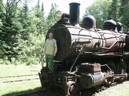 Locomoative_and_Bud